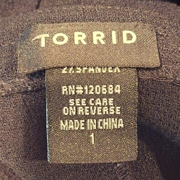 Torrid cropped top with bow accents on the back - Picture 6 of 8